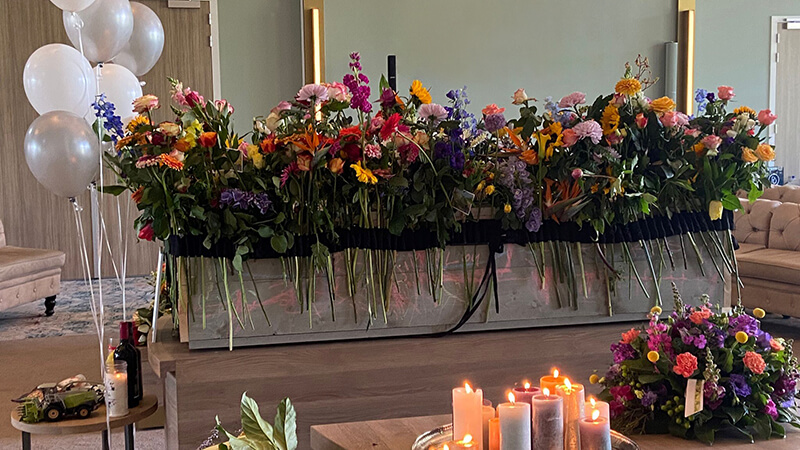 Bloemenband met ballonnen