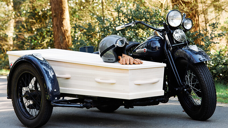 Bijzonder rouwvervoer per motor met zijspan