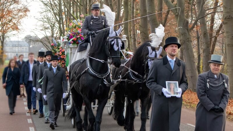 Uitvaart met koets